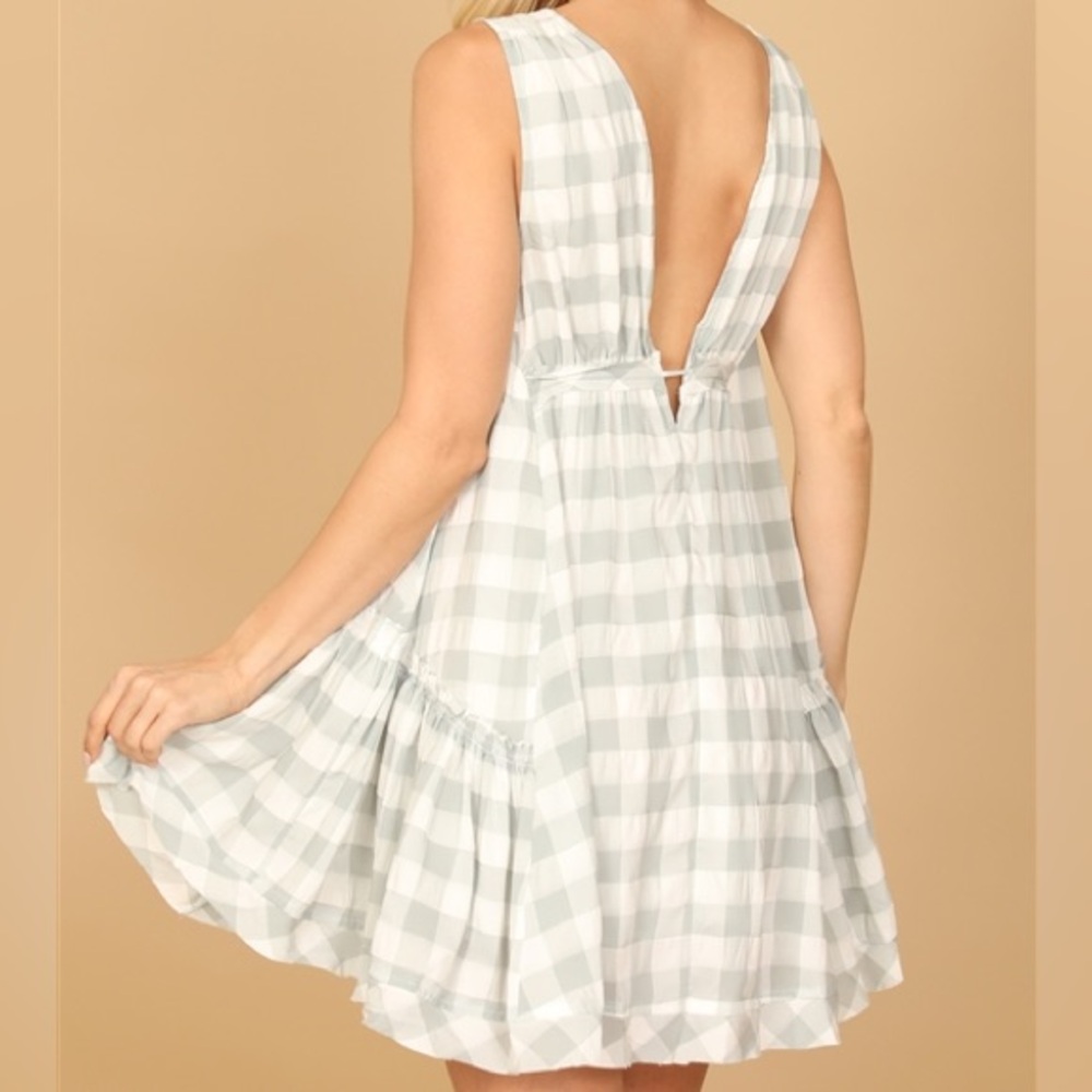 Checkered Sleeveless Dress - Picture 4 of 9